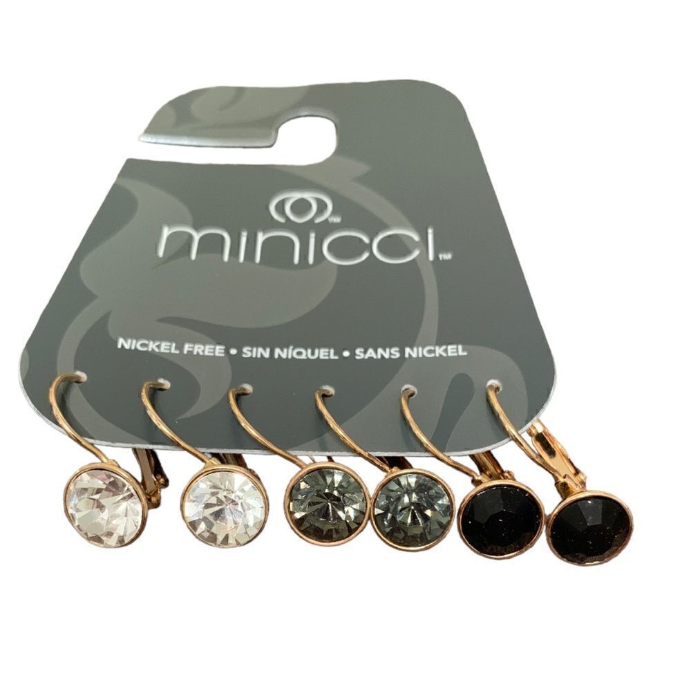 🌼🌼Minicci rhinestone earrings. NWT🌼🌼